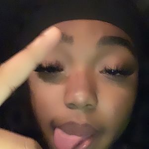 Meet your Posher, Gekia